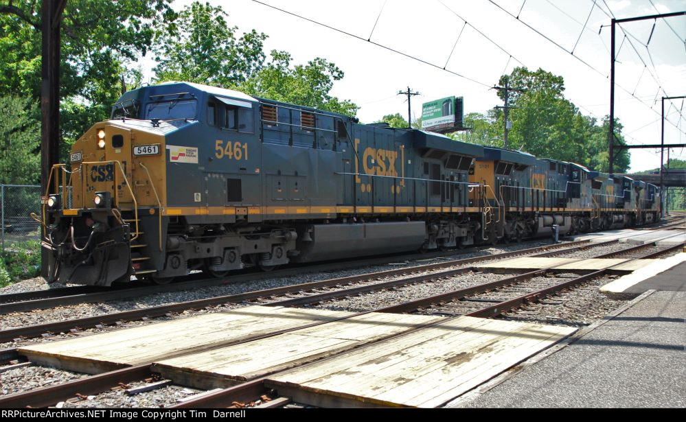 CSX 5461 leads Q404